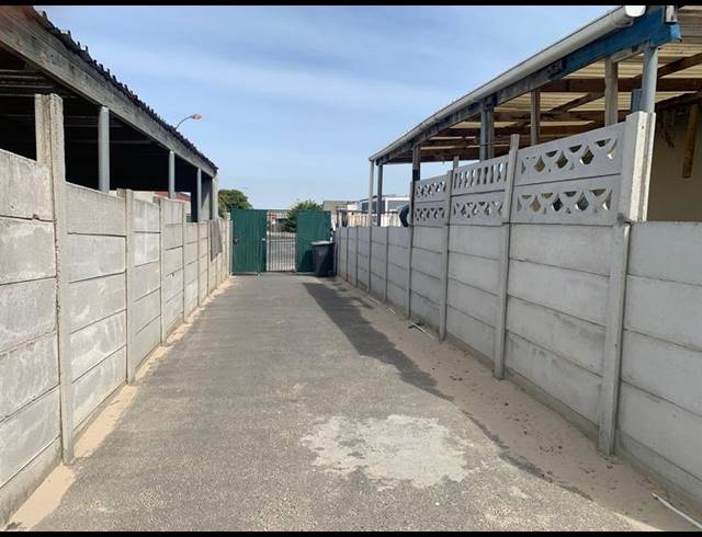 2 BEDROOM HOUSE FOR SALE IN MALIBU VILLAGE